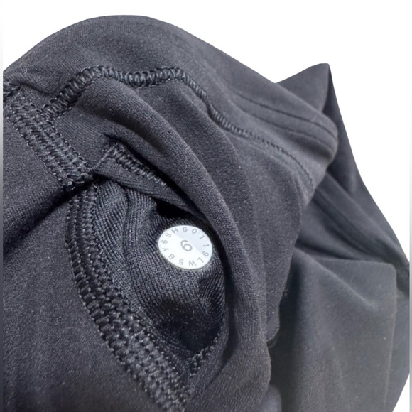 RARE Lululemon Still In Mind Tight 28” Interlink Ice Gray Black (Stirrup Design) - Picture 12 of 12